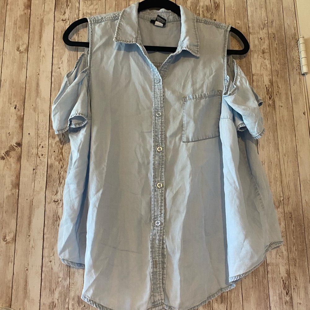 Torrid size 1 Light Blue Cold Shoulder Button Down Shirt cutout lyocell READ